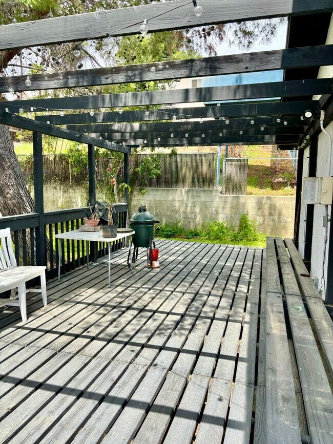 Building Photo - Beautiful House with Forever Views