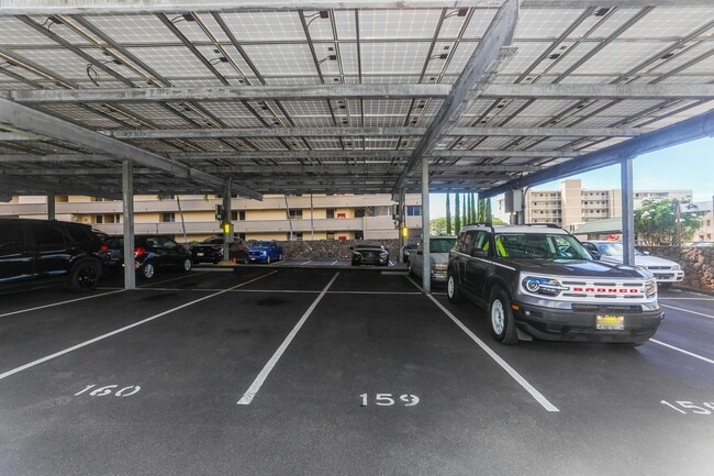 Building Photo - Sunset Lakeview - Fully renovated 3 bedroom, 2 bath on lower floor comes with tandem parking for ...