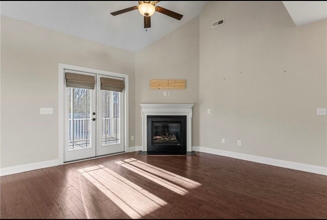 Building Photo - 411 W Sundance Dr