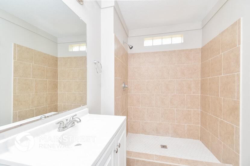 Building Photo - 1639 Ridge Pointe Dr