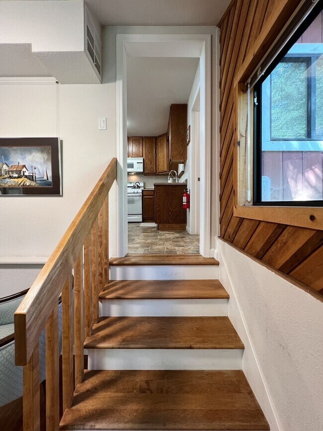 Building Photo - 3138 Browns Valley Rd