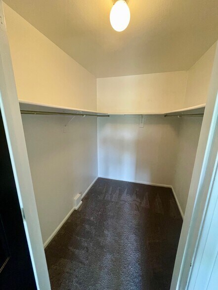 Building Photo - 7395 E Eastman Ave