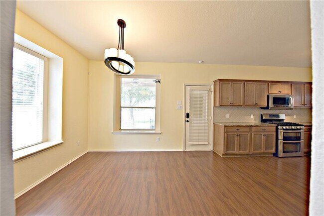 Building Photo - 1805 Copper Breaks Ln