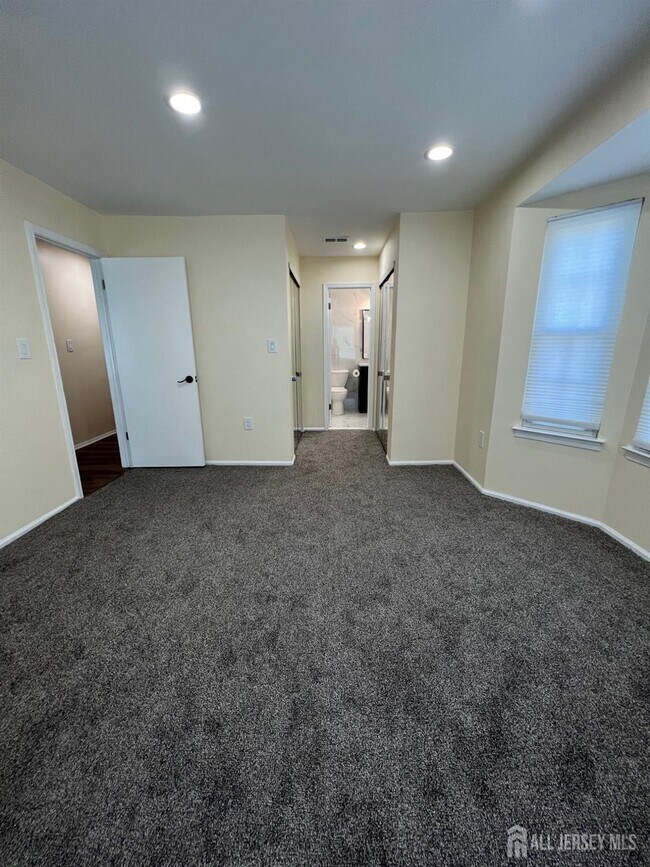Building Photo - 436 Northam Dr