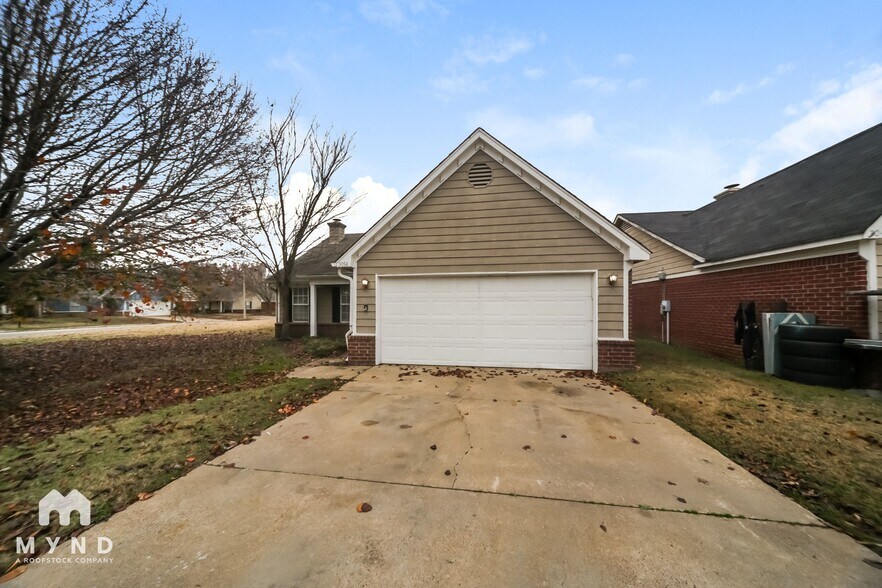 Building Photo - 3054 Caitlynn Circle S