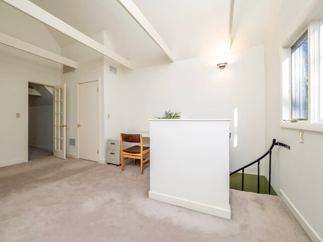 Building Photo - 21 Pent Rd