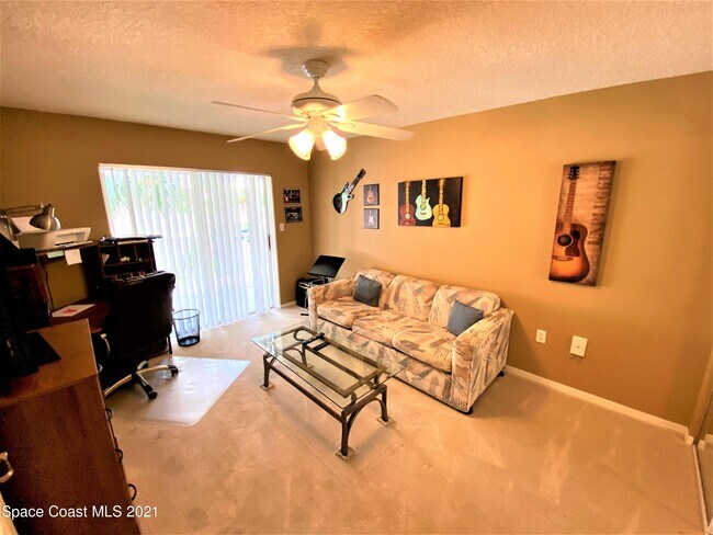 Building Photo - 603 Shorewood Dr