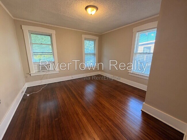 Building Photo - 1229 Faxon Ave