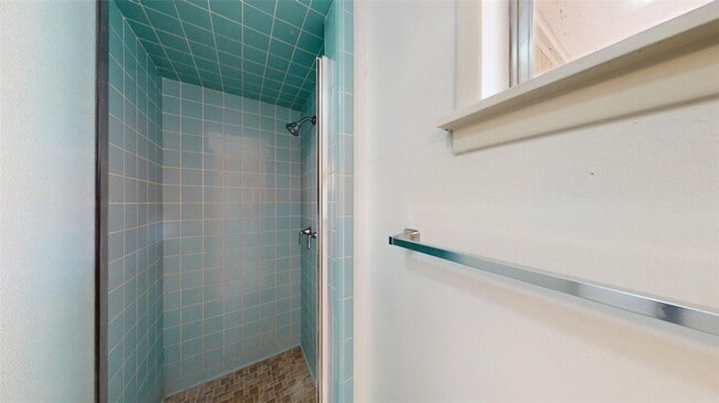 Building Photo - 203 W Brookside Dr