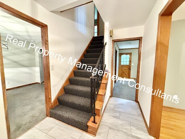 Building Photo - $1000 Rent credit on 4 bed & 2.5 bath Home