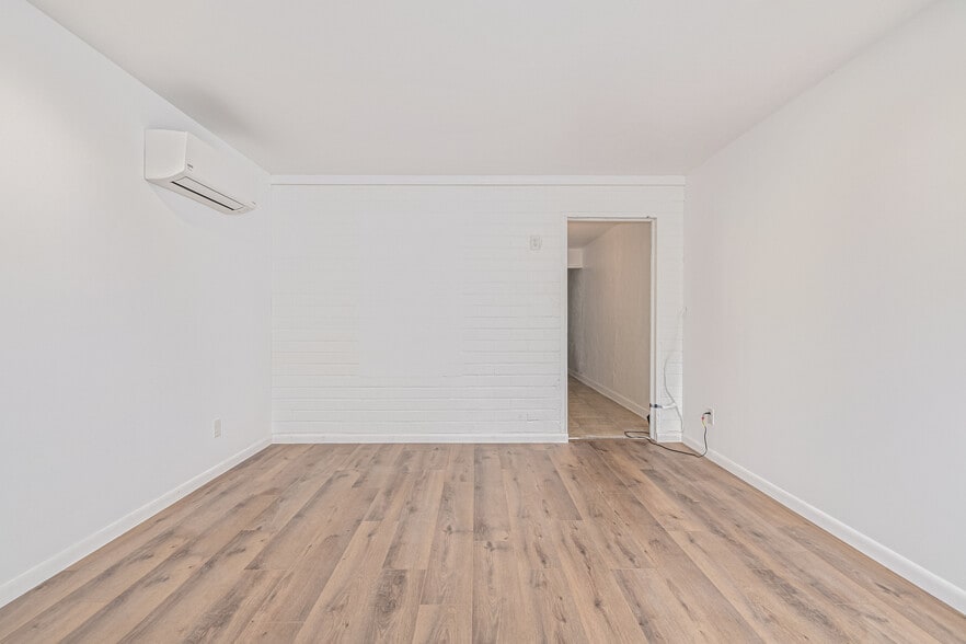 Building Photo - 4516 N 8th Pl