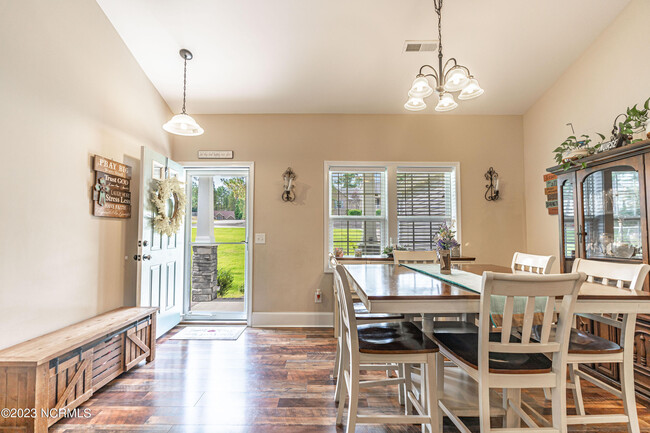 Building Photo - 55 Bridle Path Cir