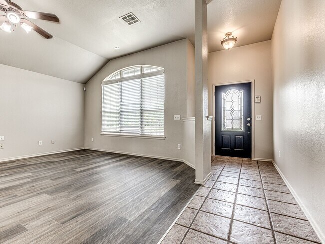 Building Photo - Charming home in North Edmond + Deer Creek Schools