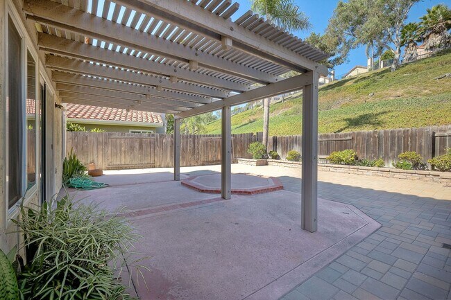 Building Photo - 3Bed/2Bath in Rancho Del Oro~ Ave Sevilla
