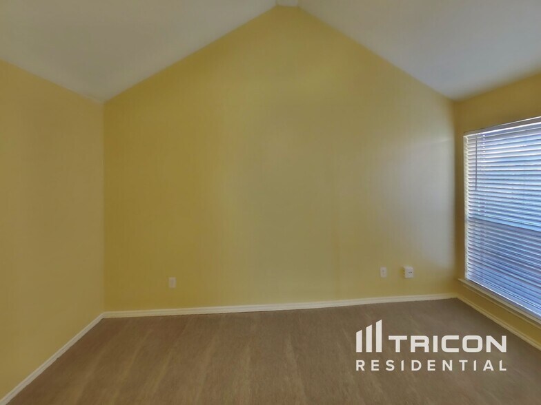 Building Photo - 2616 Spring Rain Dr