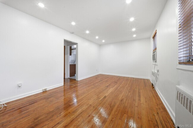 Building Photo - 131-45 234th St