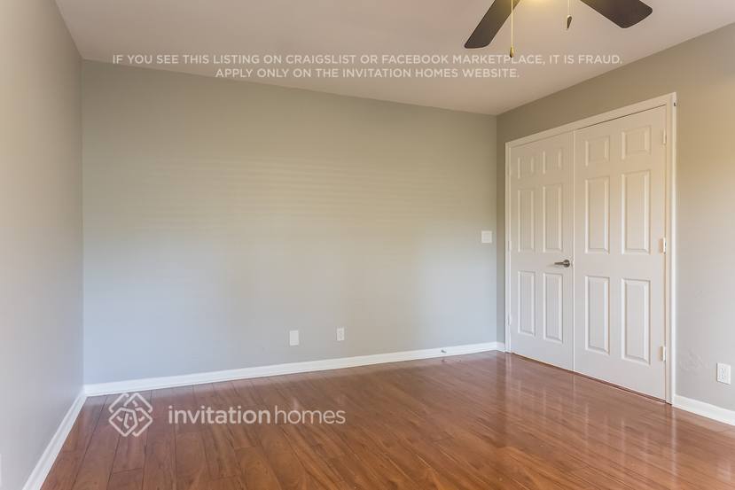 Building Photo - 4536 Pine Tree Dr