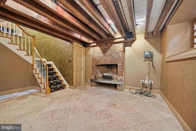 Building Photo - 535 Delancey St