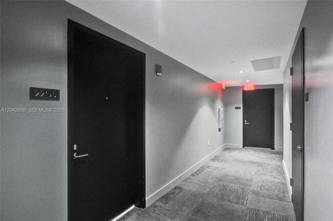 Building Photo - 121 NE 34th St