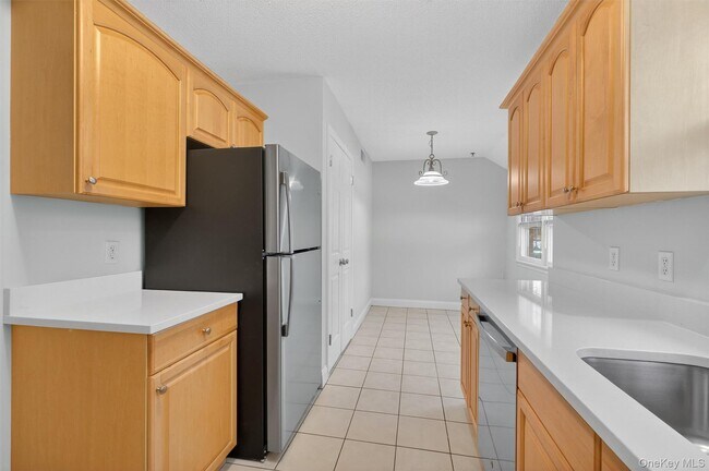 Building Photo - 180 Heritage