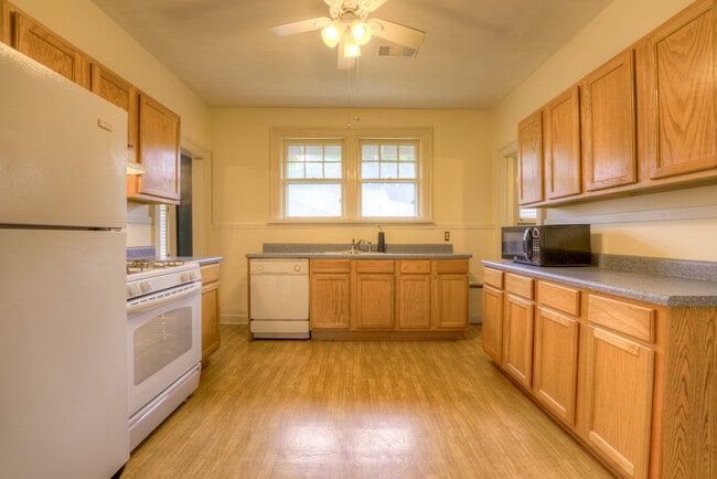 Building Photo - 296 N. Willett