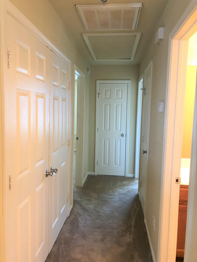 Building Photo - 21435 W Wallis Dr