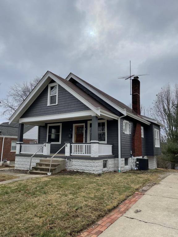 Building Photo - 1255 Upland Ave