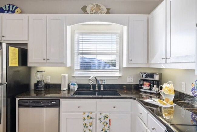 Building Photo - 76 Gulf View Dr