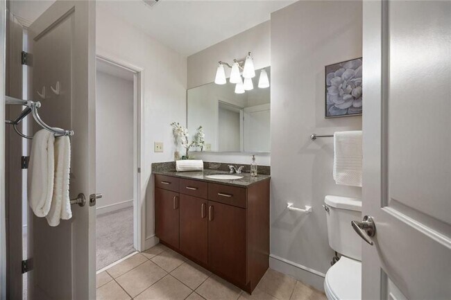 Building Photo - 44 Peachtree Pl NE