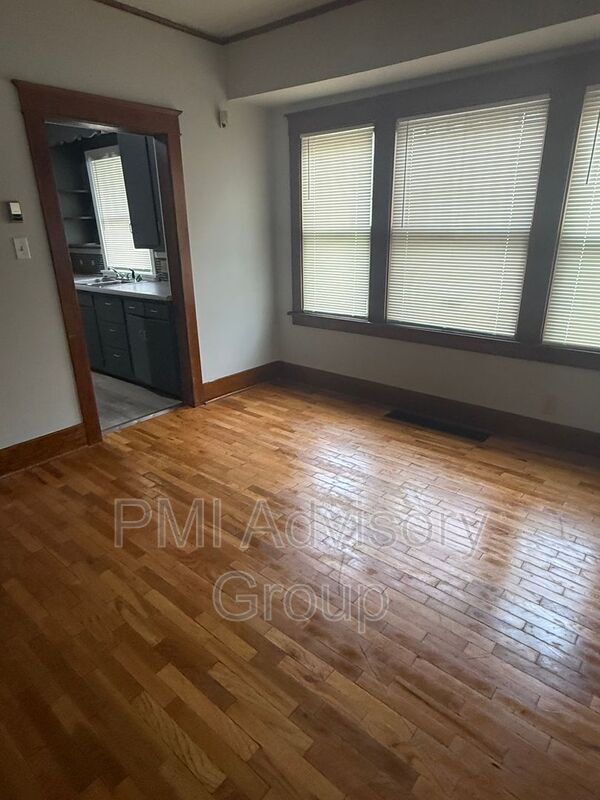 Building Photo - 1717 SW 15th St