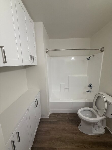 Building Photo - 1400 Peckham St