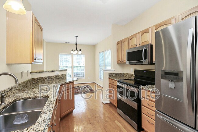 Building Photo - 12144 Cane Branch Way