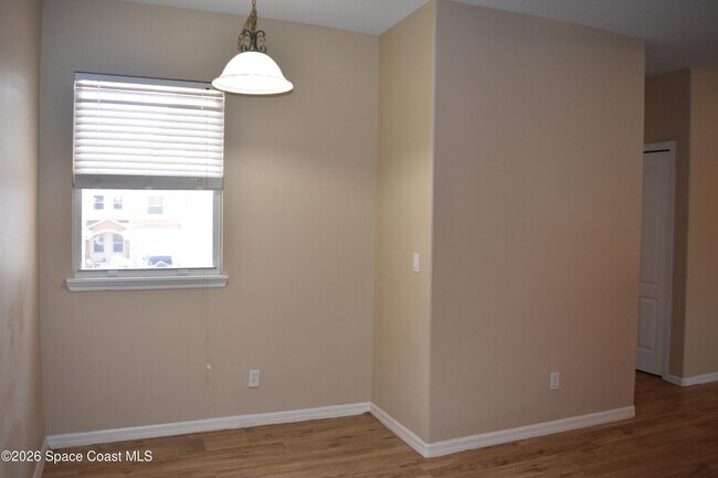 Building Photo - 1040 Venetian Dr