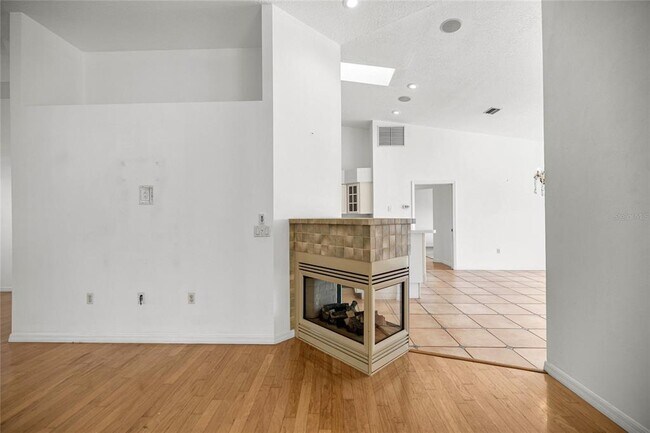 Building Photo - 482 W Fenway Dr