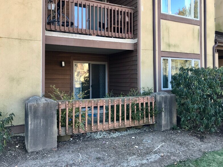 Building Photo - 3125 Sayre Dr