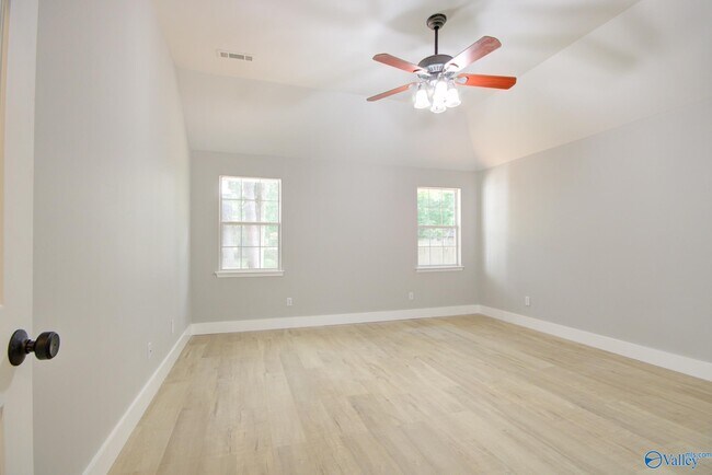 Building Photo - 205 Jarrett Ln