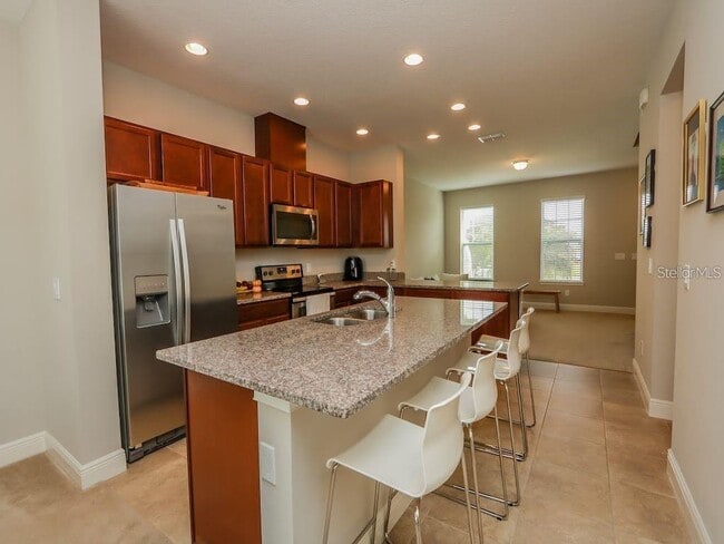Building Photo - 15537 Honeybell Dr