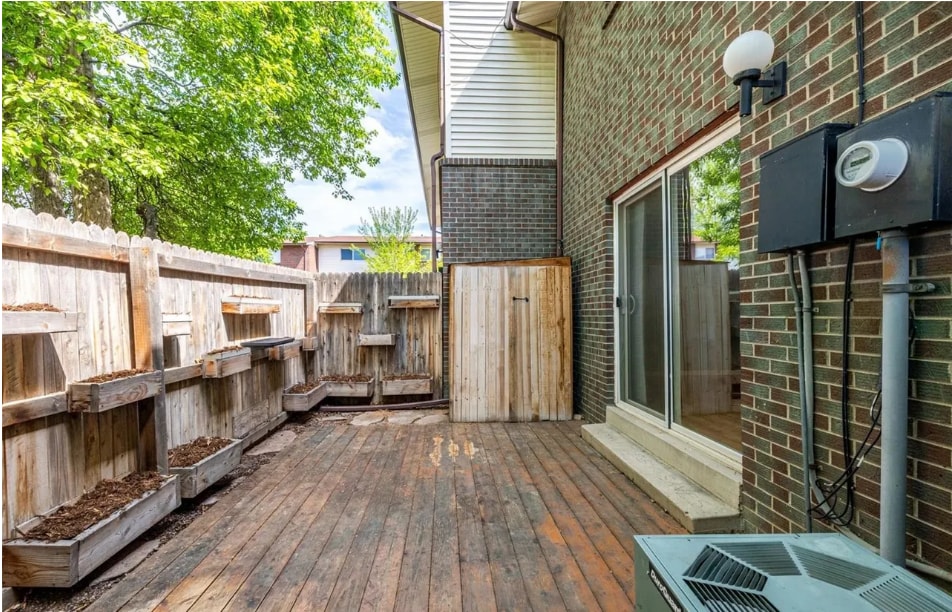 Patio - 8023 Wolff St