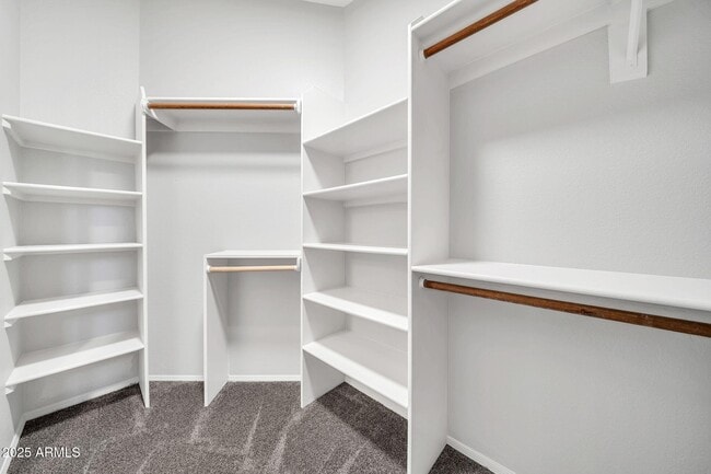 Building Photo - 5044 E Paradise Ln