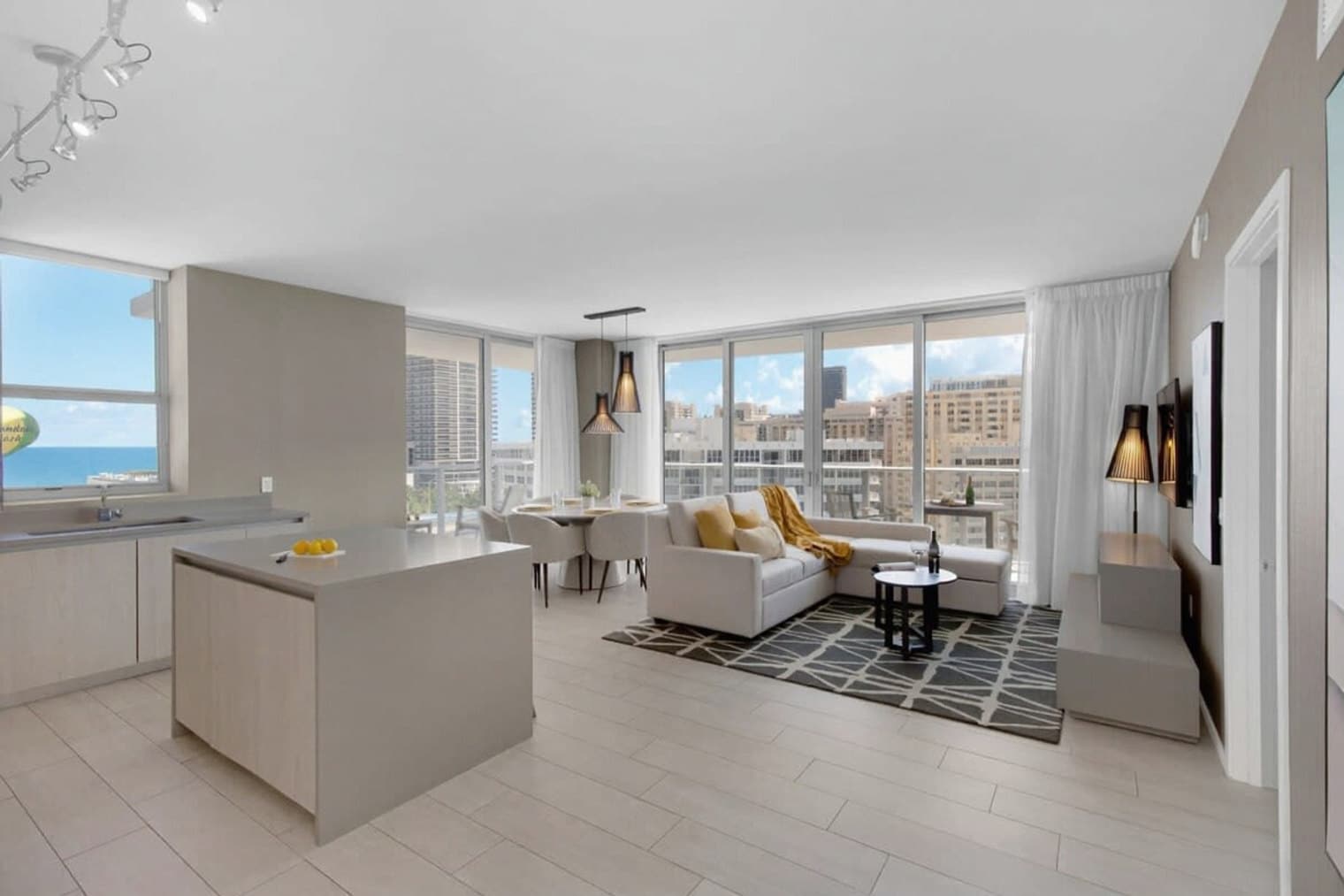 Building Photo - 4010 S Ocean Dr