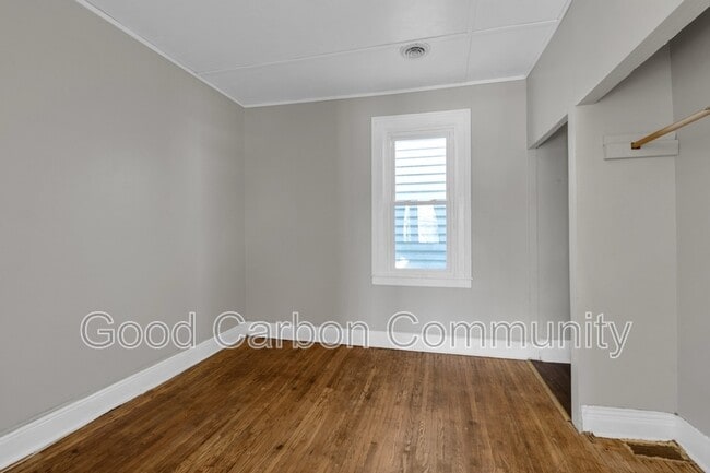 Building Photo - 357 Vermont St