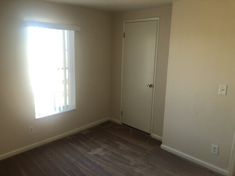 Building Photo - 11550 W Green Desert Rd