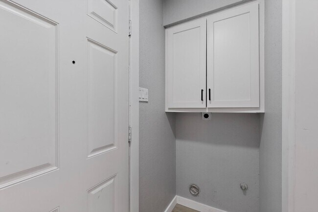 Building Photo - 3510 Amber Ave