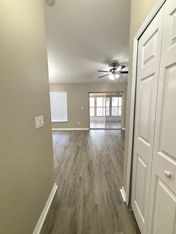 Building Photo - 12037 Goldenstar Ln