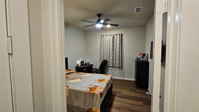 Building Photo - 18218 Bluebird Br Ln
