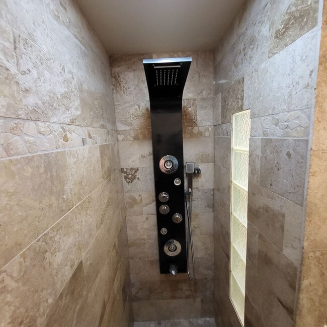 Building Photo - Spacious 3-Bedroom Twin Home in Prime Eden...