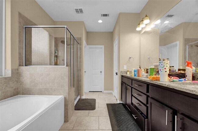 Building Photo - 6523 Point Hollow Ln