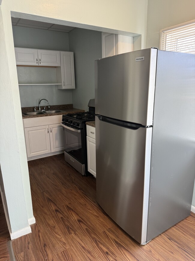 Building Photo - 1310 Pirl St