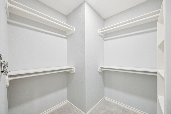 Building Photo - 16802 Willow Bend Ct