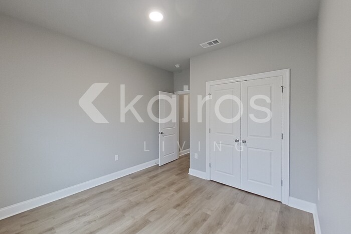 Building Photo - 13784 Willowmore Dr